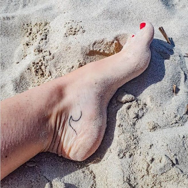 18 idées de tatouages vague pour tous ceux qui adorent la mer | So Busy Girls
