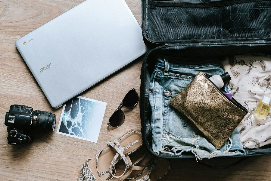 Voyager plus sereinement : ces petits détails qui changent vraiment tout | So Busy Girls