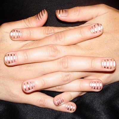 Les rayures pour un nail art graphique et minimaliste | So Busy Girls
