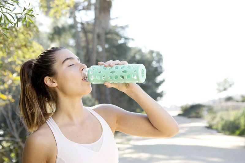 Vous ne buvez pas assez d'eau ? Suivez ce programme de 7 jours pour mieux s'hydrater | So Busy Girls