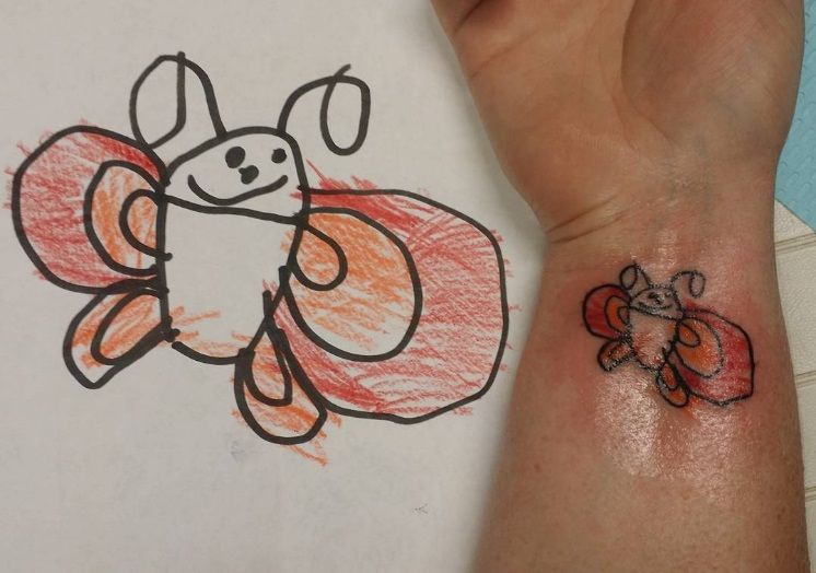 12 parents qui ont tellement adoré le dessin de leur enfant qu'ils se le sont fait tatouer ! | So Busy Girls