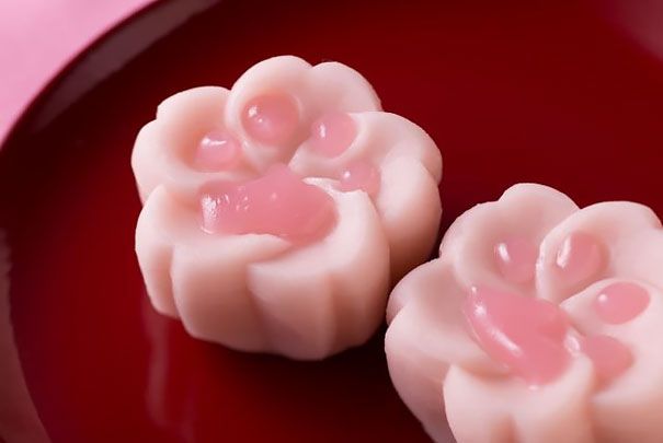 De petites pattes d'ourson en pâte d'amande rose | So Busy Girls