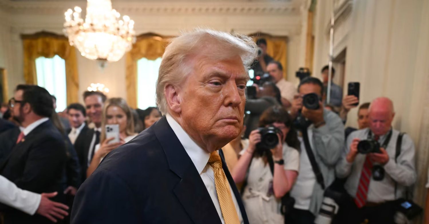 Donald Trump se lâche sur Emmanuel Macron en plein discours : la séquence qui fait réagir jusqu’à Paris