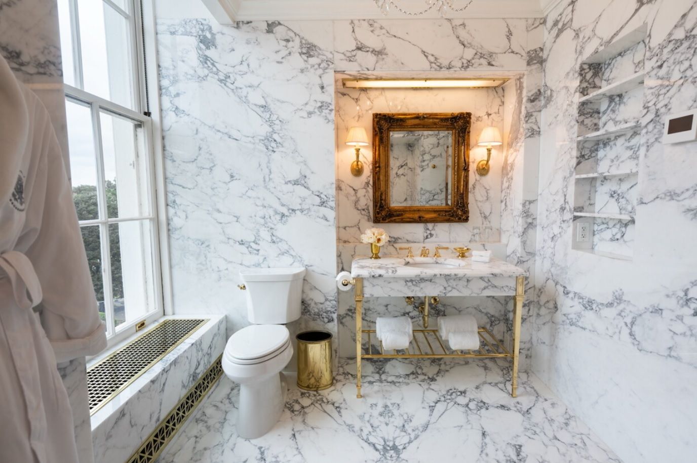 Donald Trump d&eacute;voile sa salle de bain &agrave; 300 millions de dollars, et Internet s&rsquo;enflamme