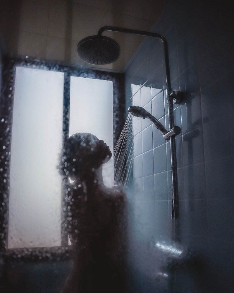 douche-femme-vapeur-d-eau