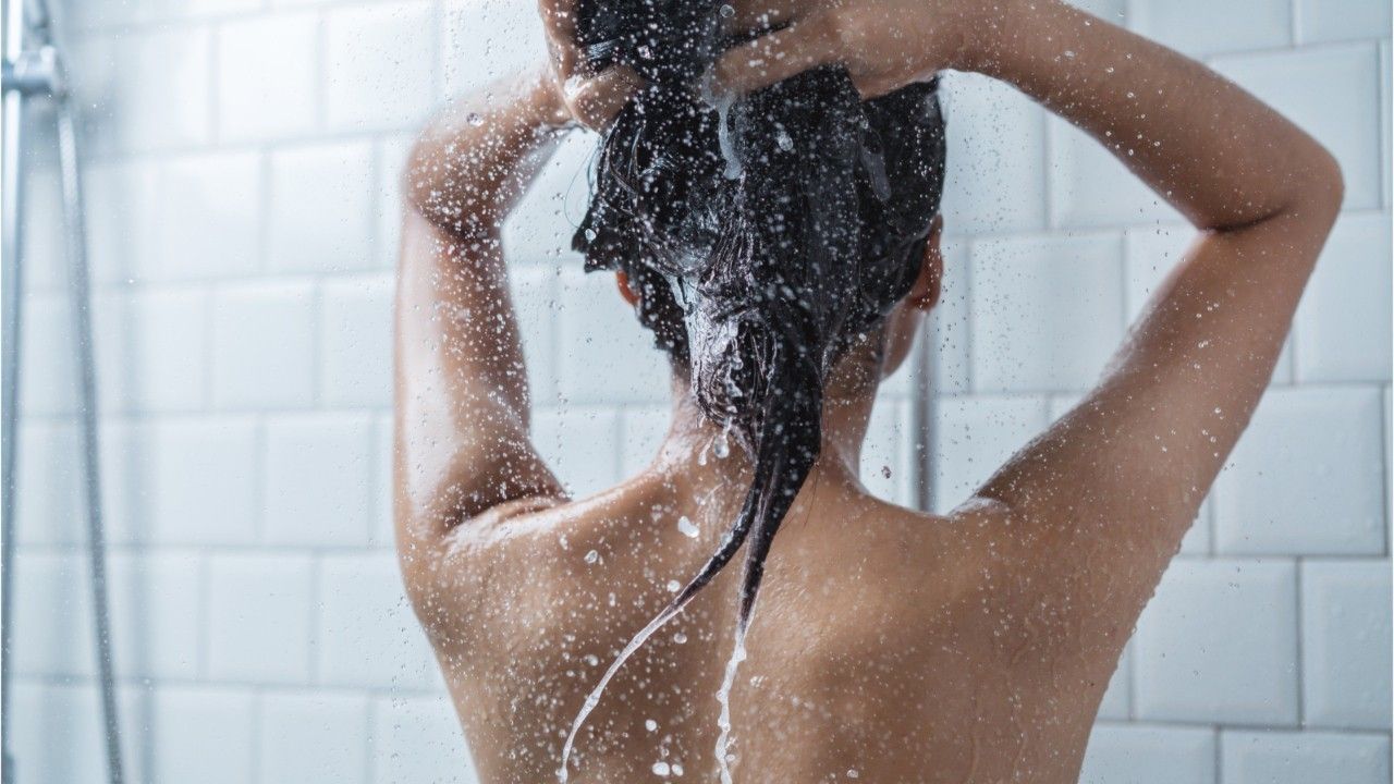 Prendre une douche froide le soir : les conséquences