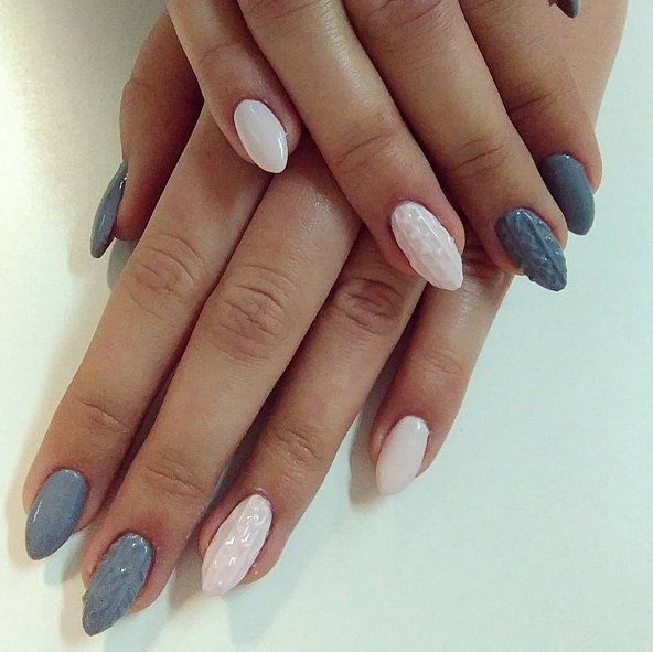 Une jolie association du gris et du rose pour un nail art réconfortant | So Busy Girls