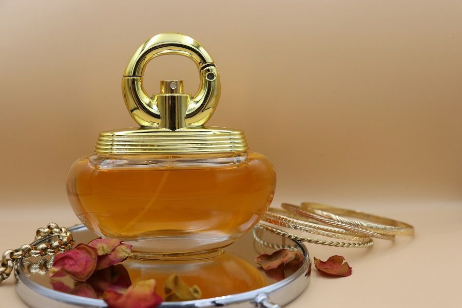 Top 10 Best Arabian Perfumes for Ladies | So Busy Girls