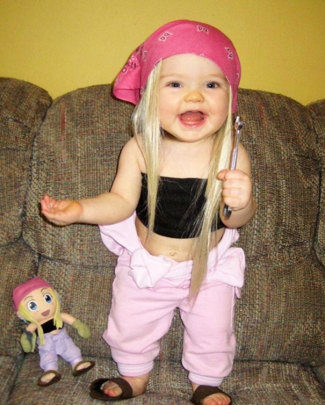 25 bébés qui ressemblent comme 2 gouttes d'eau à leur poupée | So Busy Girls