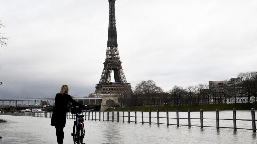 Paris retient son souffle : la Seine menace les quais, un pic inquiétant attendu ce matin | So Busy Girls