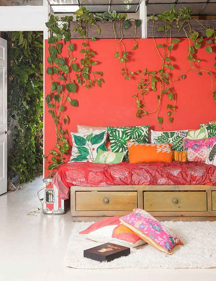 Cette jeune femme a planté plus de 500 plantes dans son appartement new-yorkais et l'a transformé en vrai jungle d'intérieur | So Busy Girls