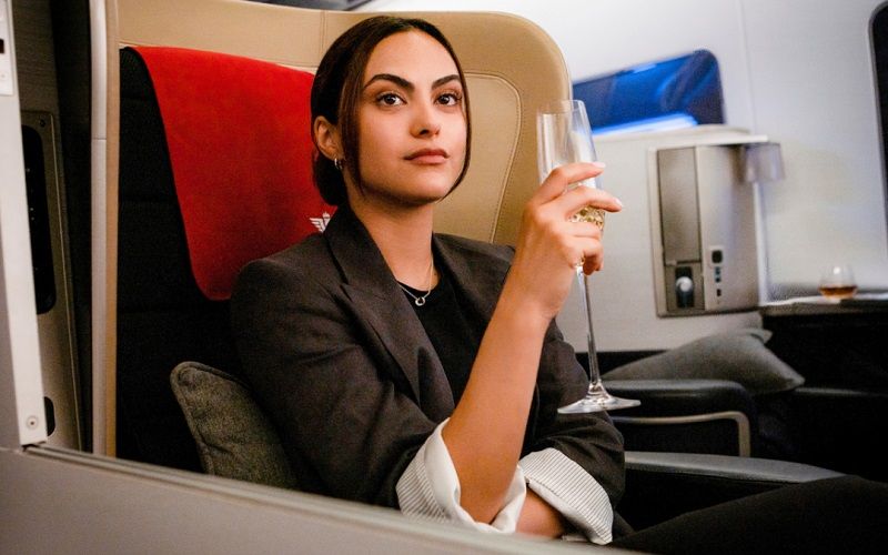 Pourquoi vous allez adorer « Surclassée », la nouvelle comédie romantique qui cartonne depuis quelques semaines | So Busy Girls