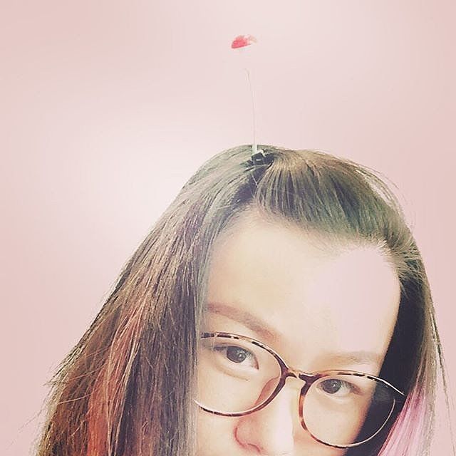 C'est tendance (et insolite) : de la végétation dans les cheveux | So Busy Girls