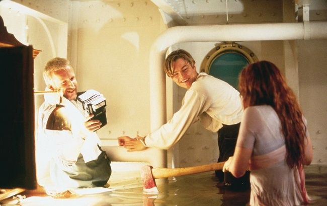 10 photos inédites qui permettent de voir le film Titanic sous un nouvel angle | So Busy Girls