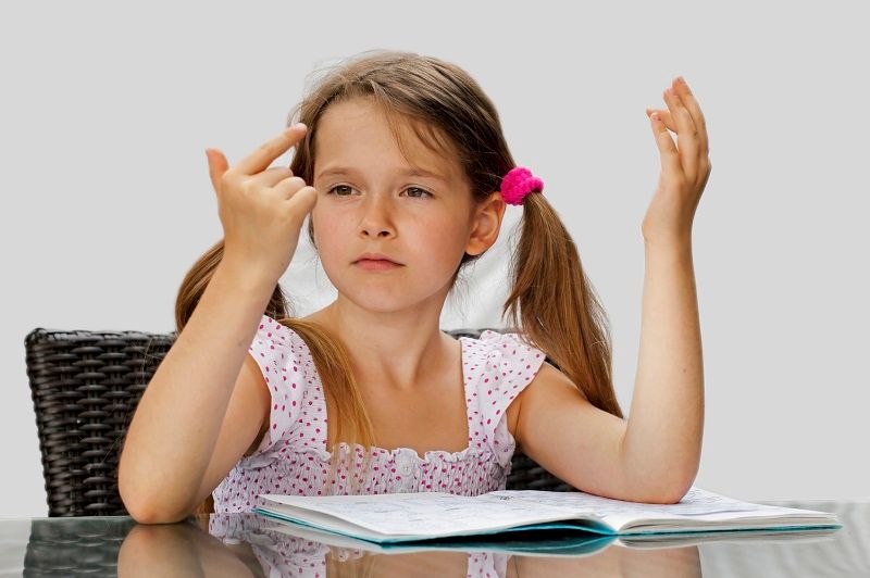 Dire des nombres au hasard quand quelqu'un compte quelque chose | So Busy Girls