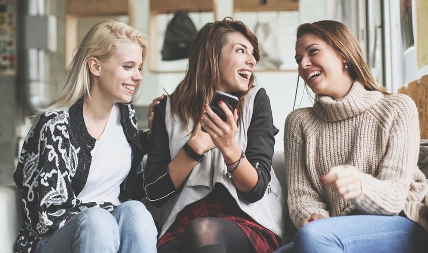 Voilà pourquoi avoir une soeur rend plus heureux (et comment faire si vous n'en avez pas) | So Busy Girls