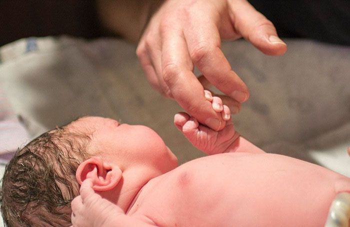 Cette maman photographie son propre accouchement : le résultat est vraiment magnifique | So Busy Girls