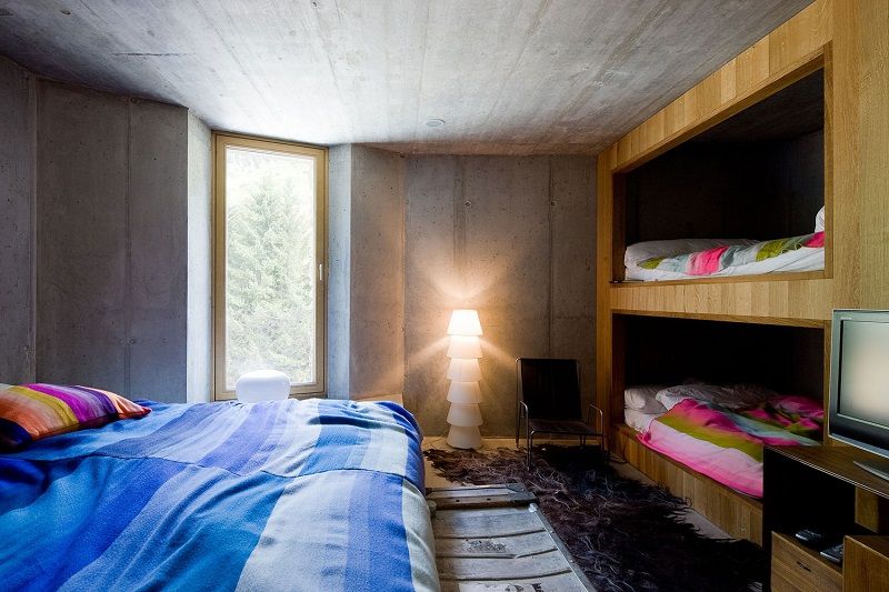 Cette maison troglodyte a été habilement transformée en villa luxueuse | So Busy Girls