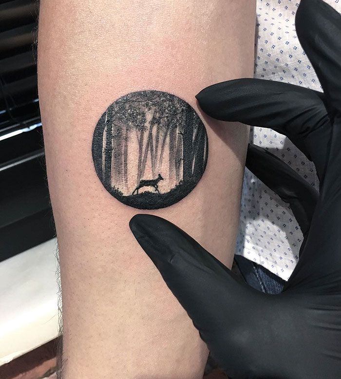 Cette artiste réalise de petits tatouages ronds magnifiques | So Busy Girls