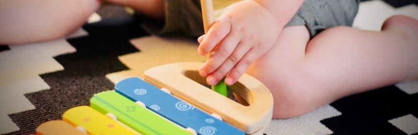 Éveil de votre enfant : quelques activités pour l'aider à se développer | So Busy Girls