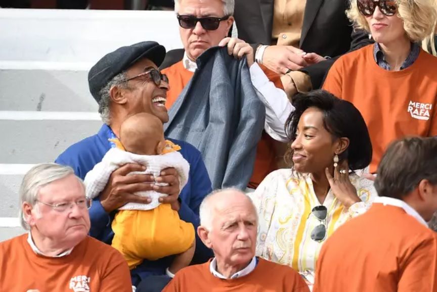 “C’est la première fois qu’on la voit” : papa à 64 ans, Yannick Noah présente sa fille Keelani lors de l’hommage à Nadal | So Busy Girls