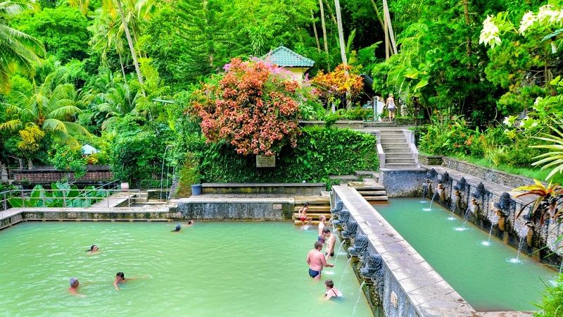 Banjar Hot Springs, en Indonésie | So Busy Girls