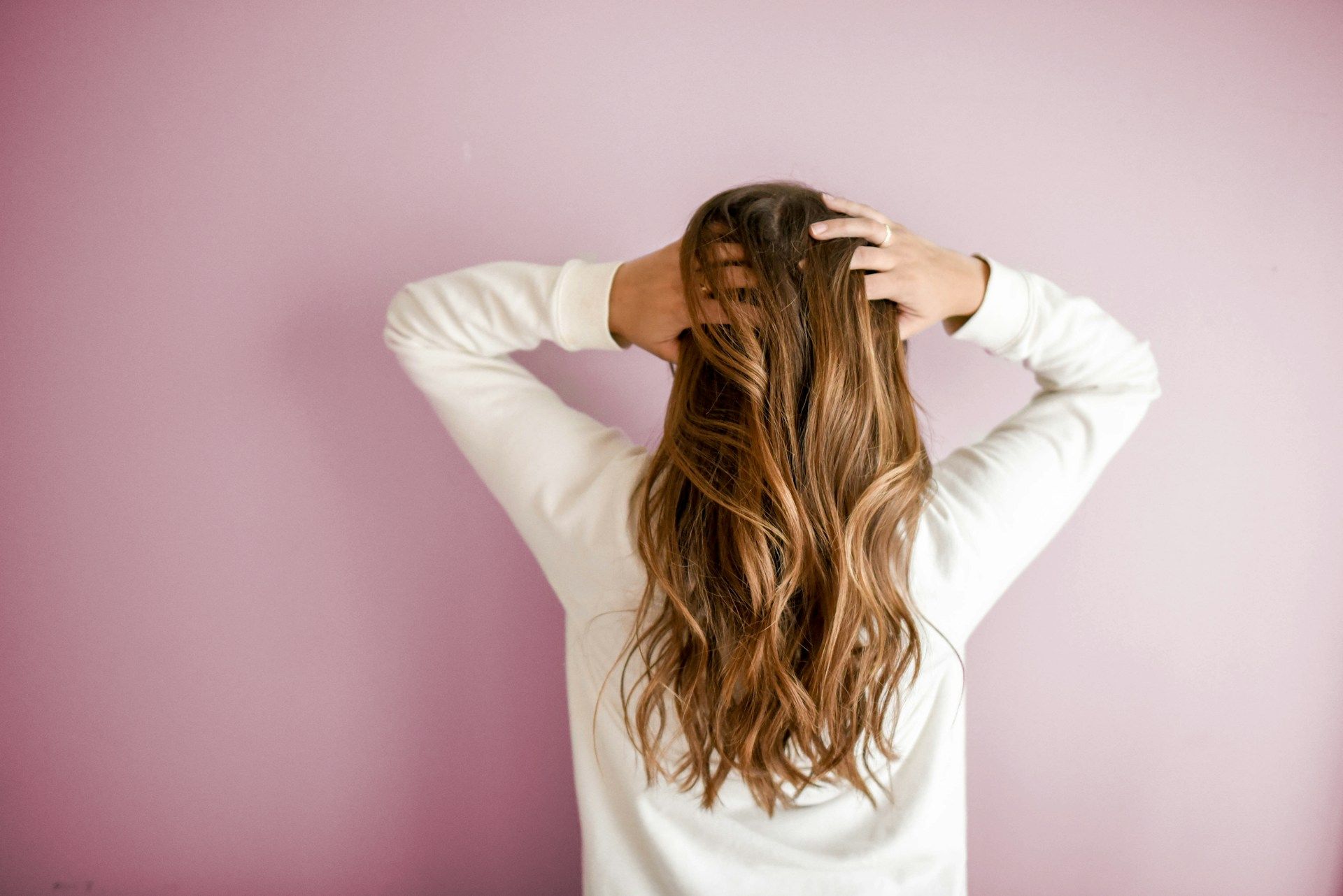 En avril, tout le monde remarque cette chute de cheveux inquiétante : voilà pourquoi