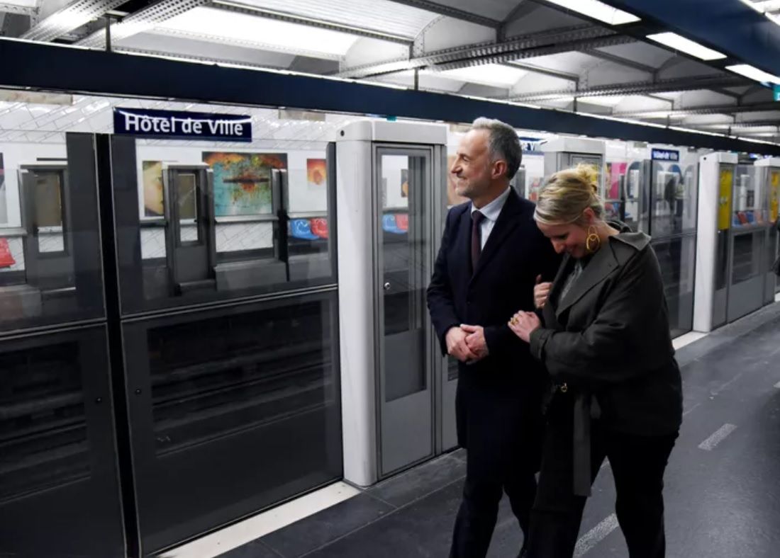 Emmanuel Grégoire : sa compagne Claire Peyron attire tous les regards après sa victoire à Paris