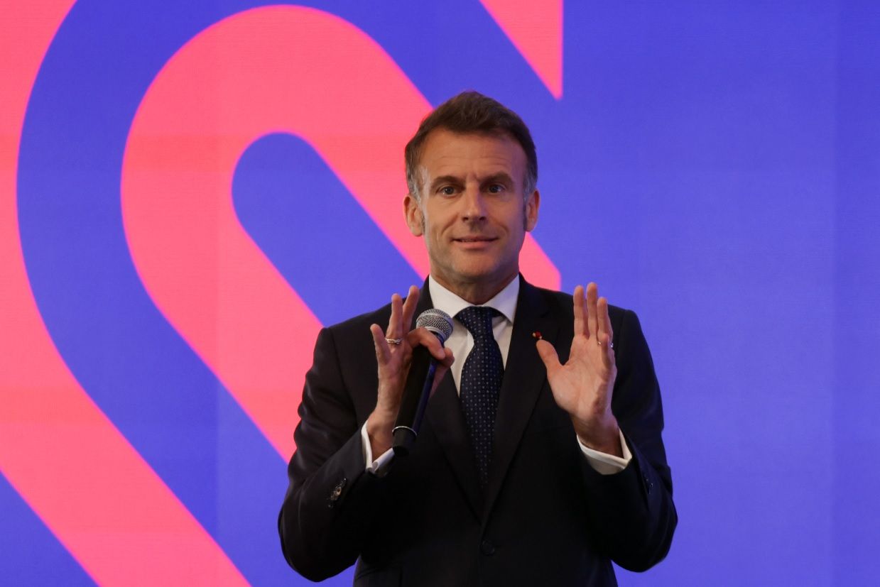 Cela ne mérite pas de réponse : pourquoi Emmanuel Macron a choisi de ne pas entrer dans le piège de Donald Trump