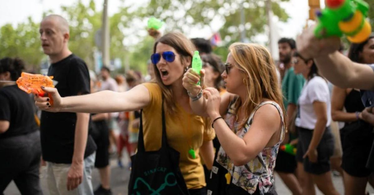 Espagne : les pistolets à eau deviennent le symbole anti-tourisme de masse