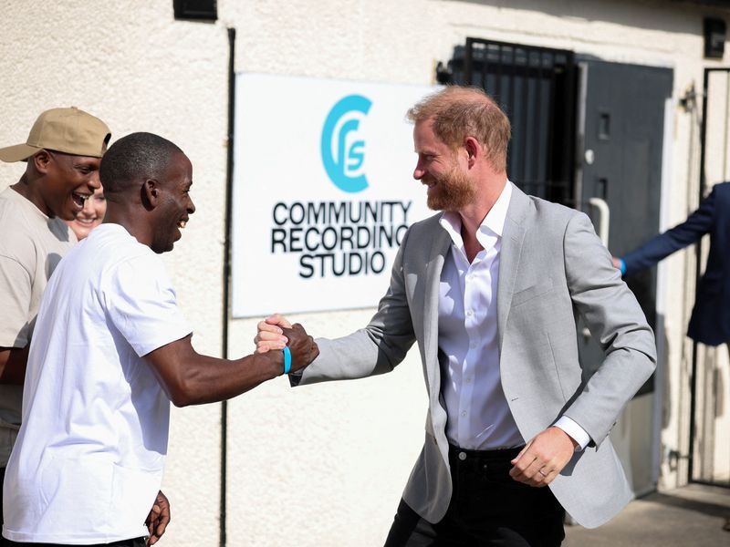 Prince Harry annonce un don personnel spectaculaire de 1,1 million de livres à Nottingham | So Busy Girls