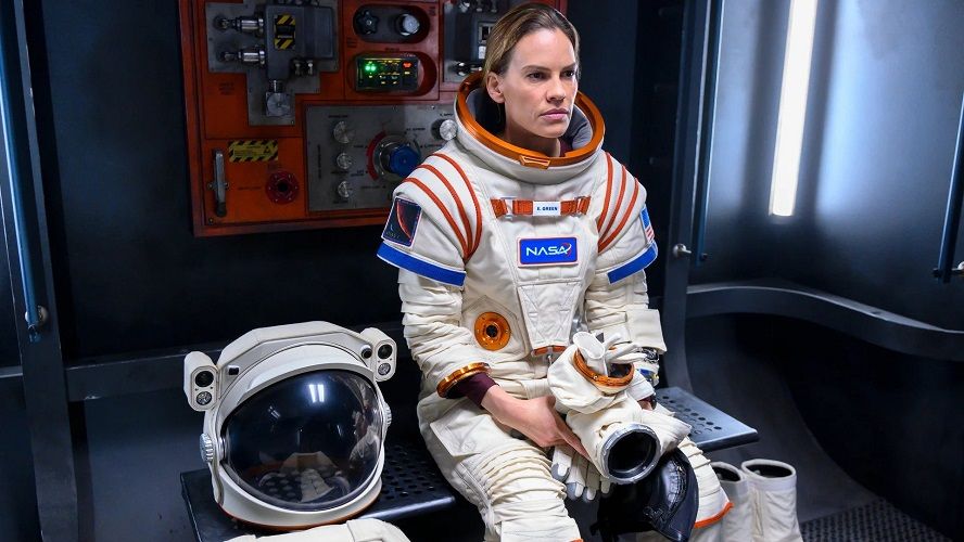 Découvrez vite la bande-annonce d'Away, la nouvelle série spatiale Netflix avec Hilary Swank | So Busy Girls