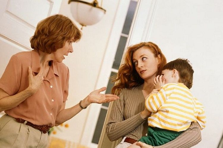 8. Vous n'avez plus à faire semblant d'aimer (ou de supporter, c'est déjà pas mal) sa mère complètement folle | So Busy Girls