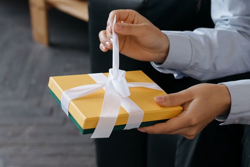 10 idées de cadeaux à offrir pour une pendaison de crémaillère | So Busy Girls