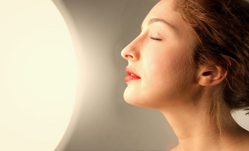 Comment la luminothérapie permet de lutter contre la dépression saisonnière | So Busy Girls