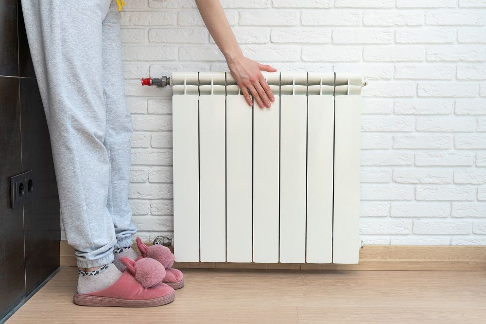 Tout le monde se plaint du froid… sauf ceux qui font ça : les secrets pour avoir chaud chez soi sans se ruiner | So Busy Girls