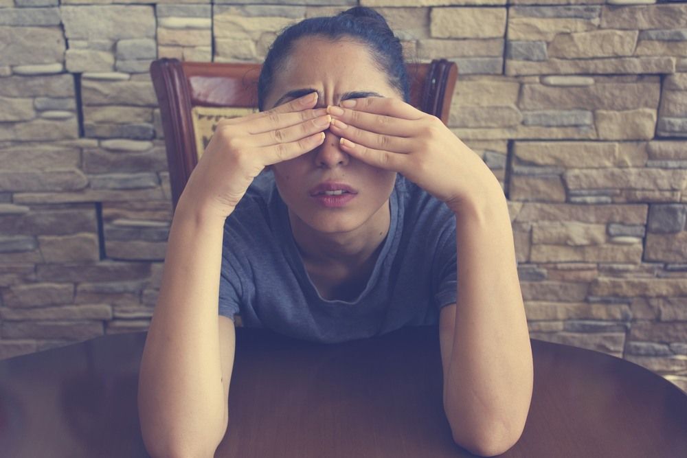 4 habitudes alimentaires qui vous aideront à soulager les pires migraines | So Busy Girls