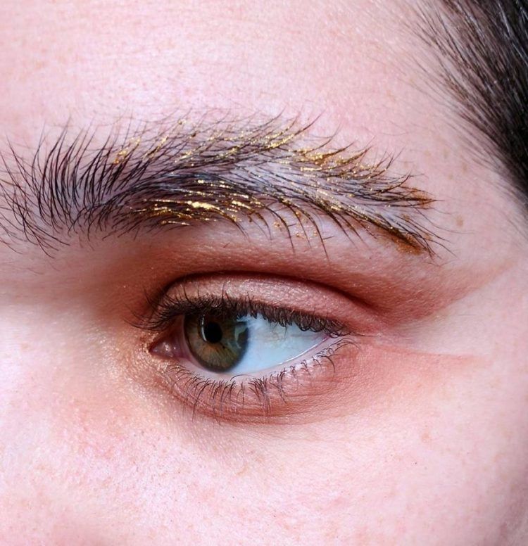 Découvrez les sourcils plume, la nouvelle tendance sourcils étonnante | So Busy Girls