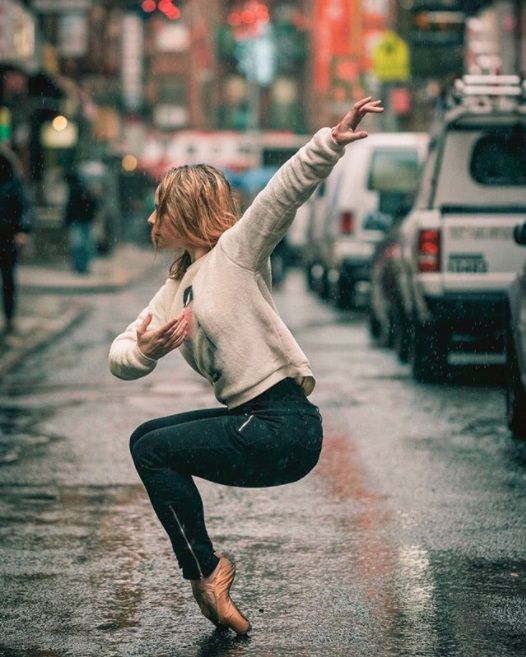 16 photos sublimes de ballerines qui dansent dans les rues de New York | So Busy Girls