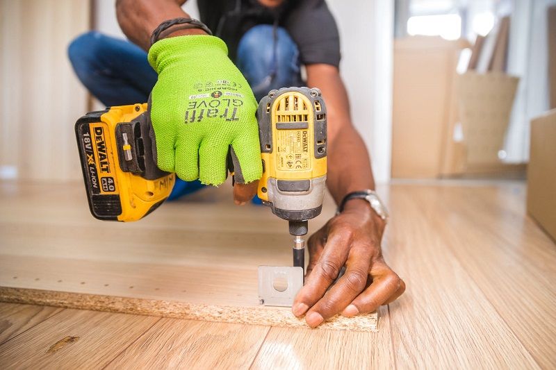 4 réflexes qu'on adopte vite quand on fait un peu de bricolage | So Busy Girls