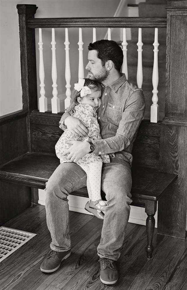 Cet homme a refait ses photos de mariage avec sa petite fille après le décès de sa femme... et elles sont magnifiques | So Busy Girls