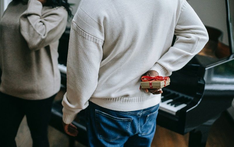 C'est prouvé : les personnes nées en décembre recevraient beaucoup moins de cadeaux que les autres ! | So Busy Girls