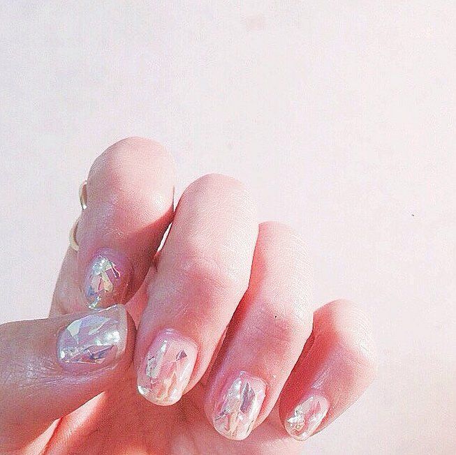 La dernière tendance nail art : les glass nails | So Busy Girls