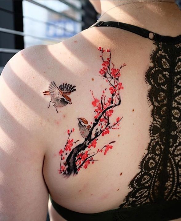 22 tatouages sexy (et totalement inattendus) à vous faire dans le dos | So Busy Girls