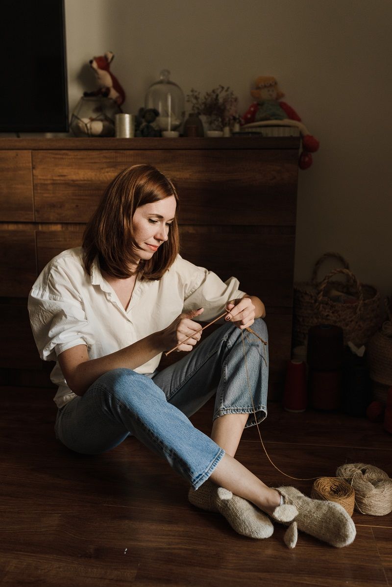 femme-qui-tricote
