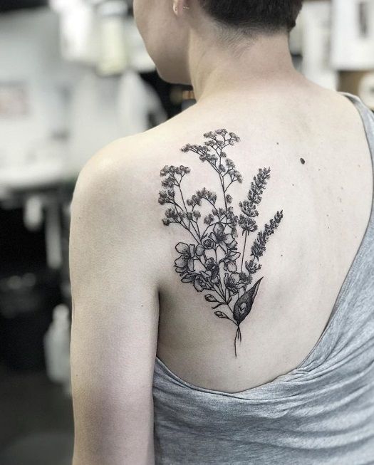 22 tatouages sexy (et totalement inattendus) à vous faire dans le dos | So Busy Girls