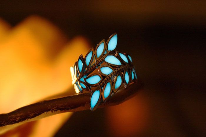 Ces bijoux qui brillent dans le noir vous donneront l'impression d'être magique | So Busy Girls