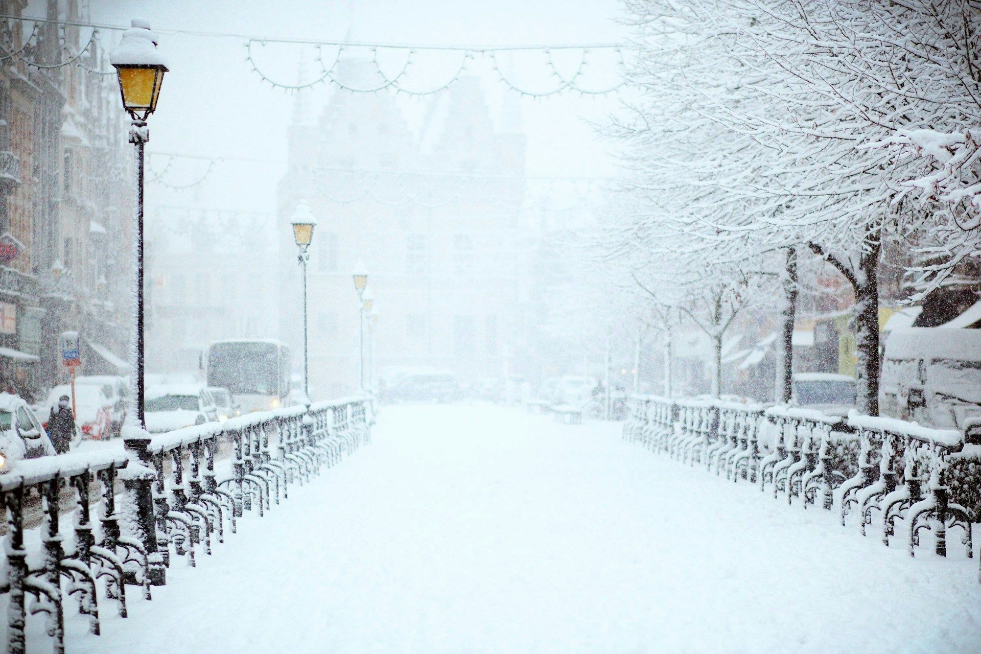 Neige, froid, routes glissantes : cette semaine o&ugrave; l&rsquo;hiver va compliquer la vie des Fran&ccedil;ais