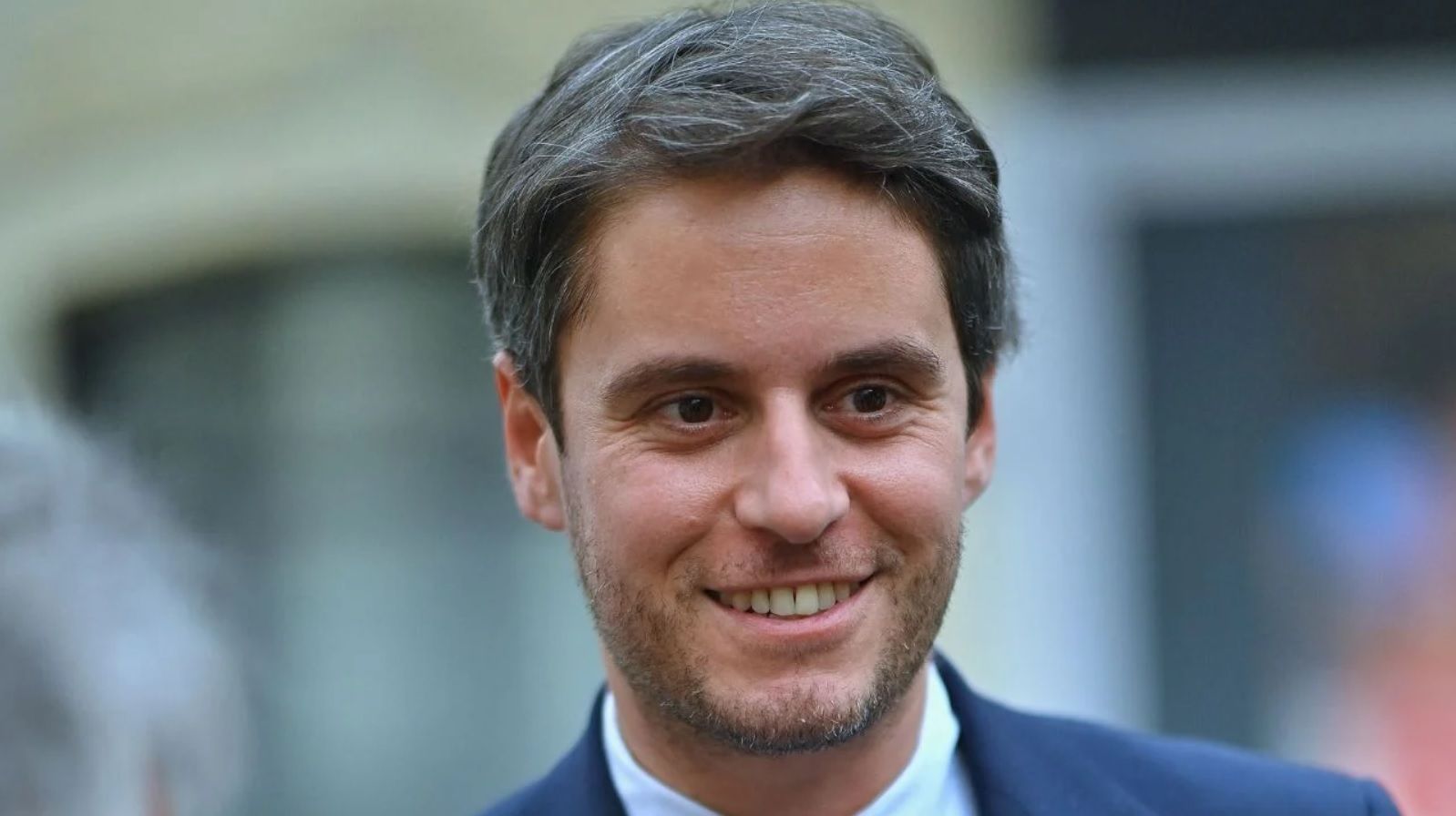 Gabriel Attal : et si cette photo n&rsquo;&eacute;tait pas si anodine ? Ce que les internautes commencent &agrave; imaginer