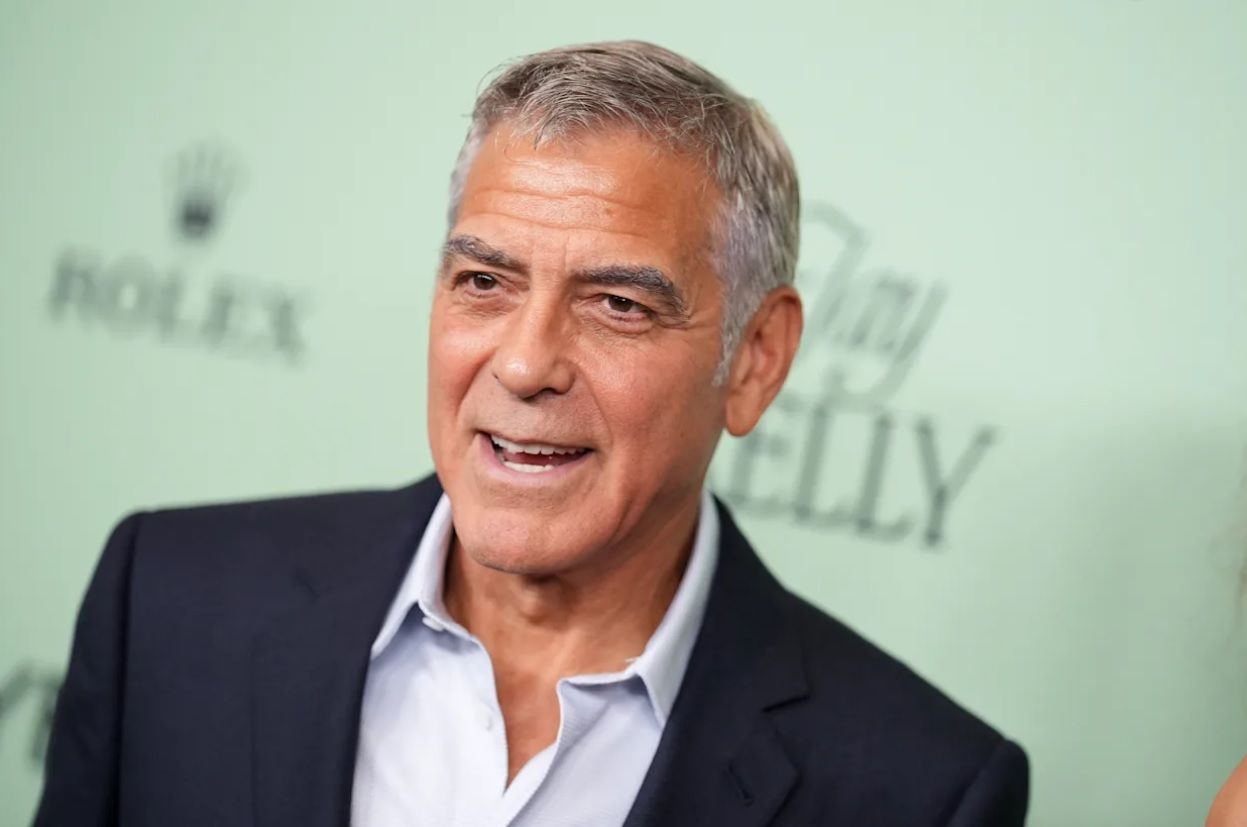 George Clooney : sa nouvelle vie de papa-poule en France fait fondre les fans, ce rituel qu'il ne rate jamais avec ses jumeaux